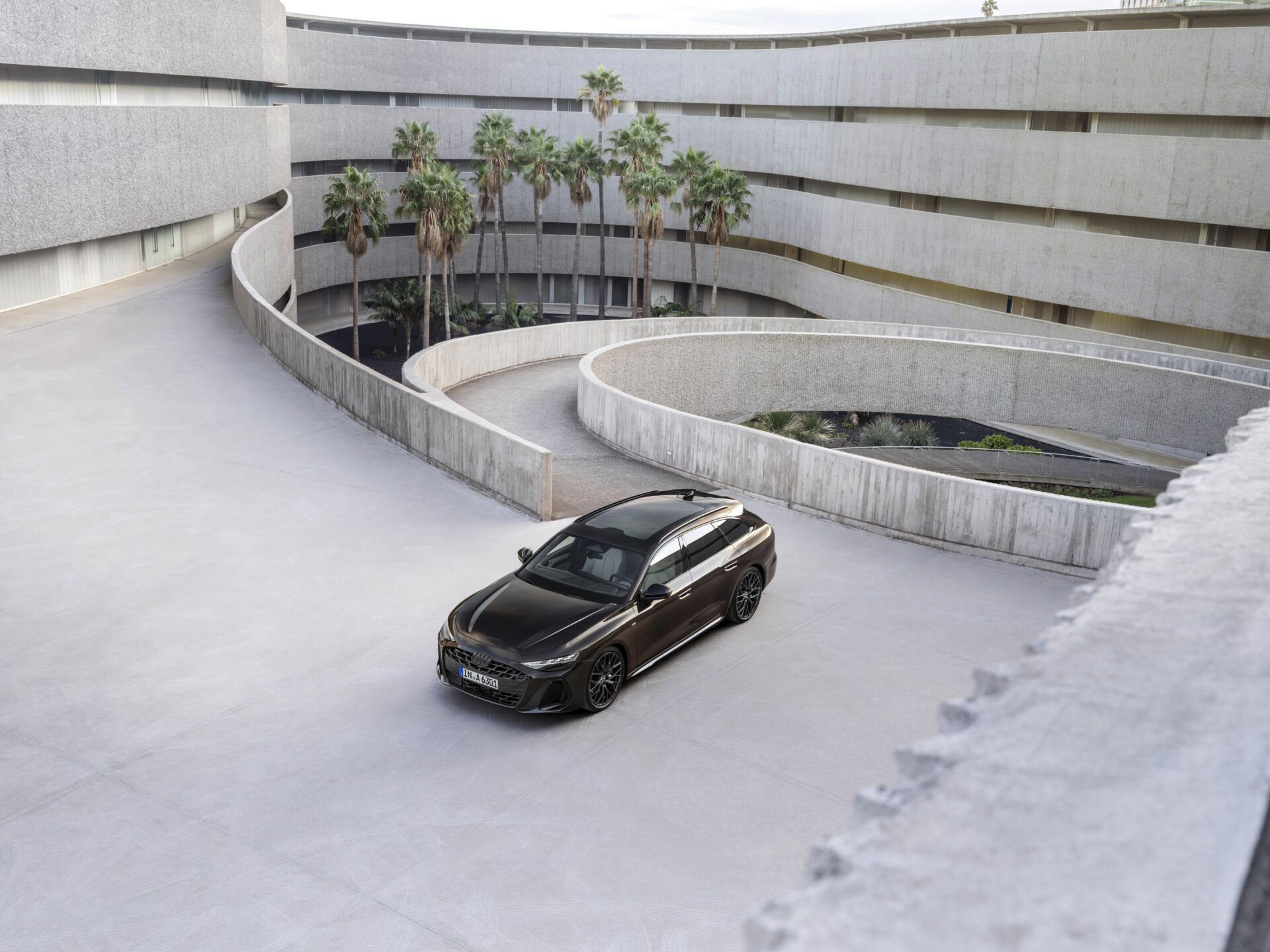 Curvy, Classy & Commanding. The New 2025 Audi A6 Avant.